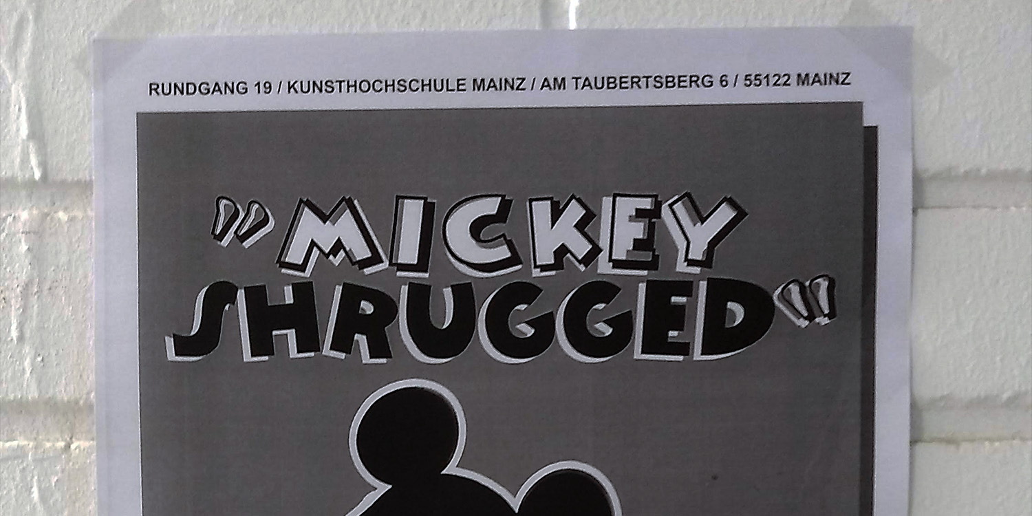 Szene aus der Performance Mickey Shrugged